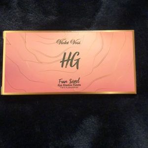 BNIB VIOLET VOSS HG PALETTE